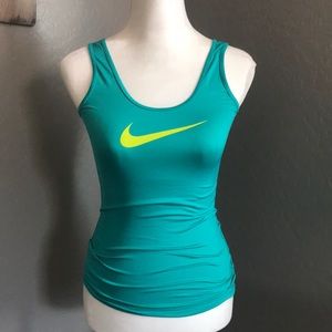 Nike work out top